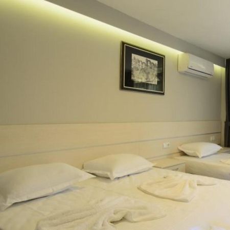 Holiday Village Лозенець Екстер'єр фото