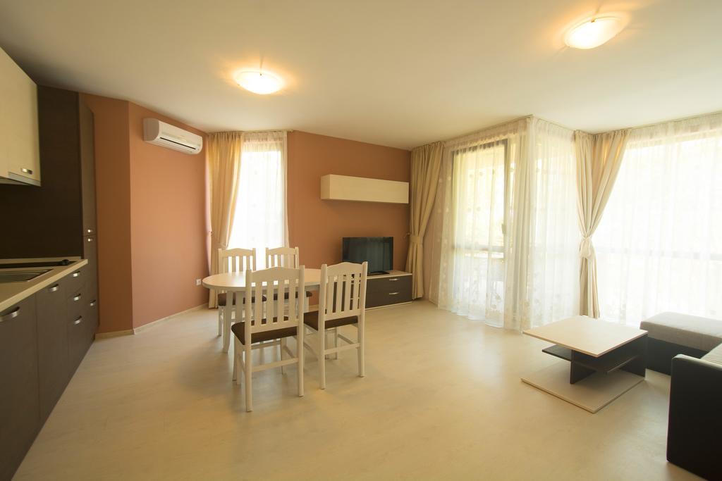 Holiday Village Лозенець Екстер'єр фото